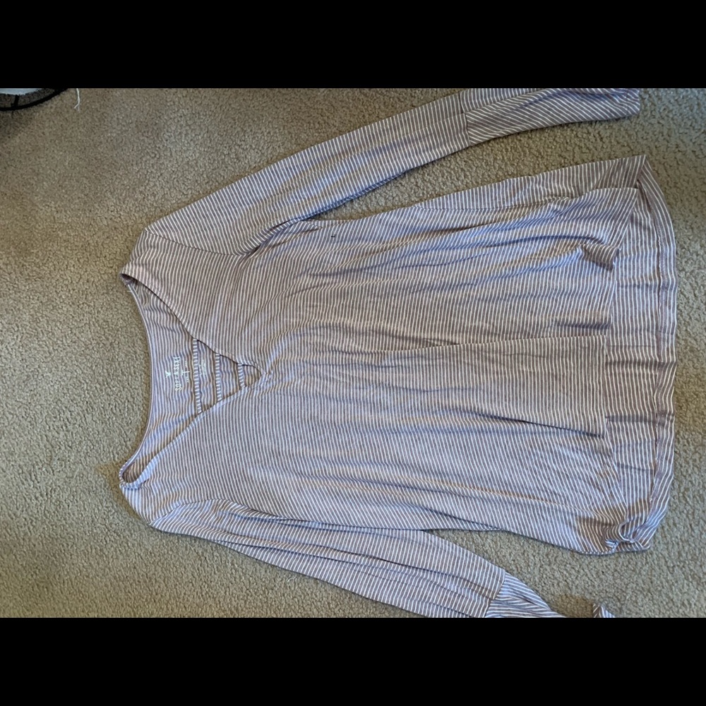American Eagle top